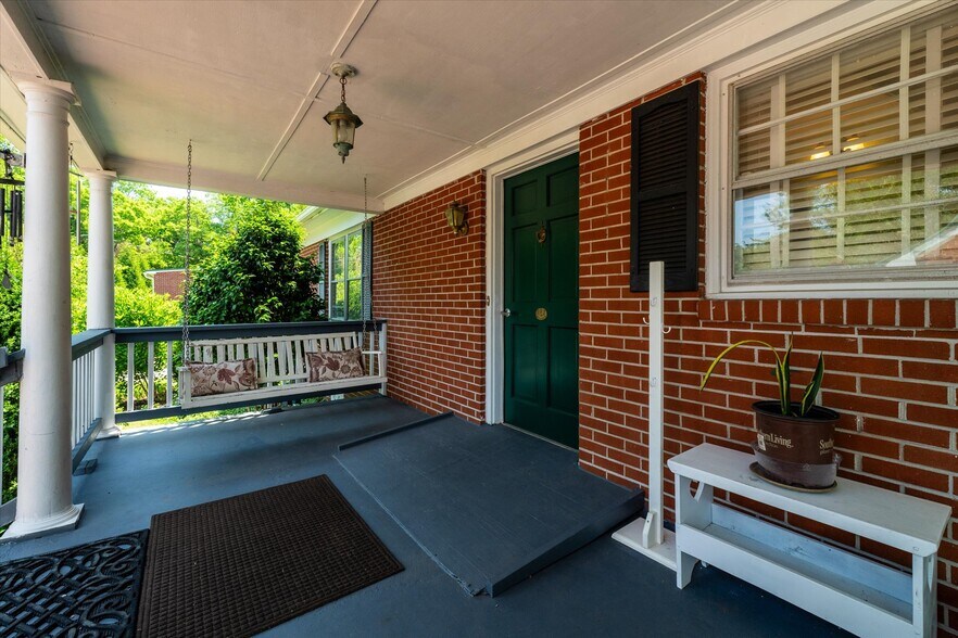 More Photos Of 252 David Bruce Ave, Charlotte Court House Hospitality For Sale