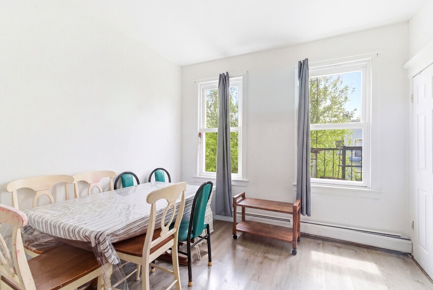 More Photos Of 369 E Kinney St, Newark Apartments For Sale