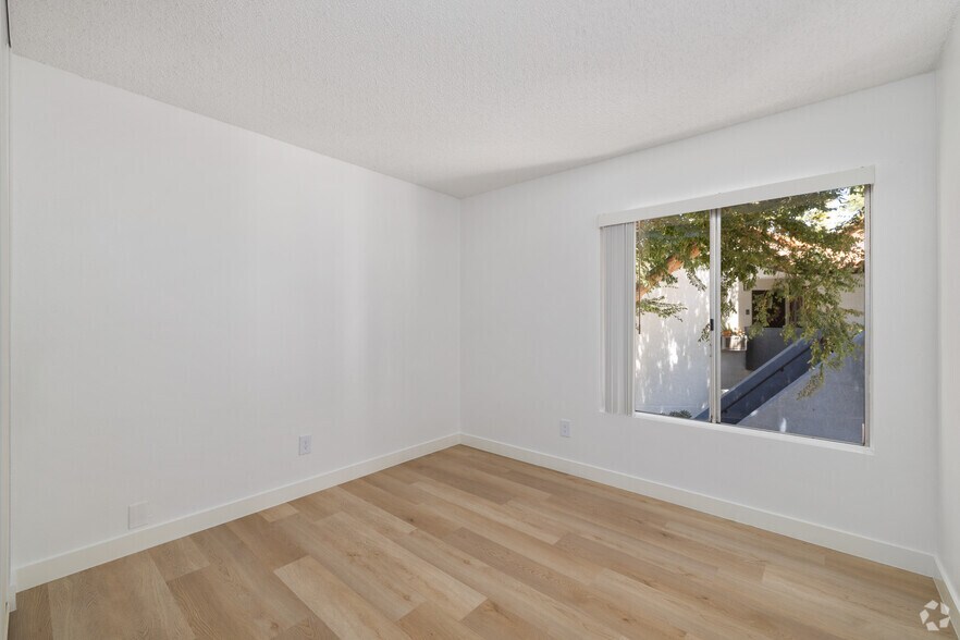 More Photos Of 9360 Creekside Ct, Santee Apartments For Sale