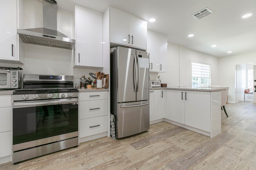 More Photos Of 343 Concord St, Glendale Apartments For Sale