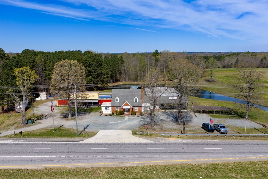 More Photos Of 6663 Highway 58, Buffalo Junction Storefront Retail Office For Sale