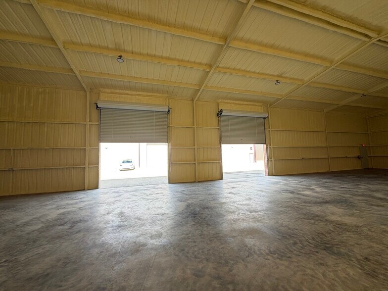 More Photos Of 5790 Rendon Bloodworth Rd, Fort Worth Industrial For Lease