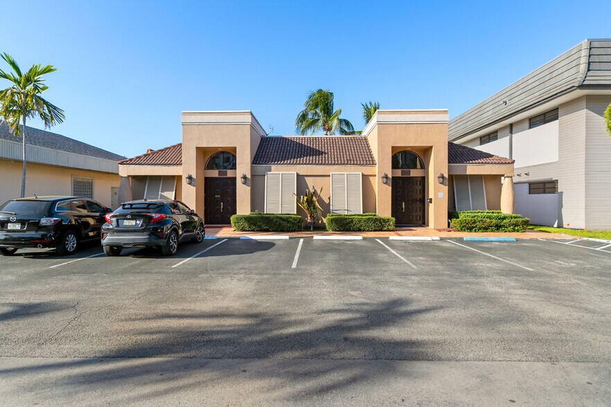 More Photos Of 2245 N University Dr, Pembroke Pines Medical For Lease