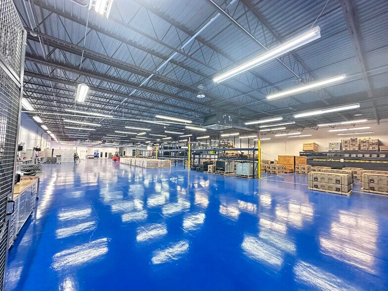 More Photos Of 700 Magnolia Dr, Clearwater Warehouse For Lease