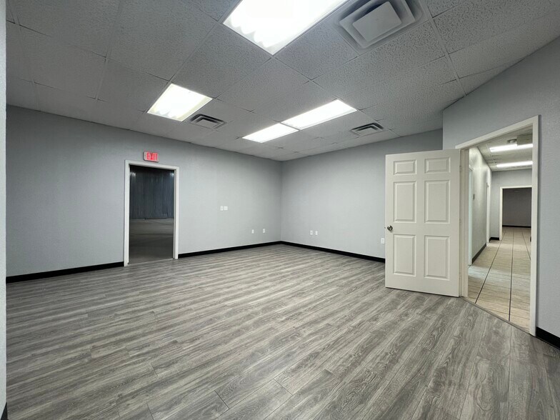 More Photos Of 2341 N Masch Branch Rd, Denton Warehouse For Lease