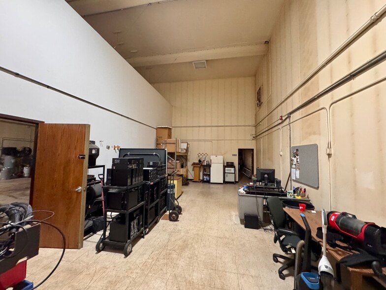 More Photos Of 208 S Johnson St, Macomb Schools For Sale