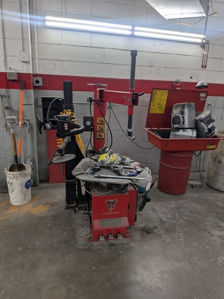 More Photos Of 3024 Fremont St, Las Vegas Auto Dealership For Lease