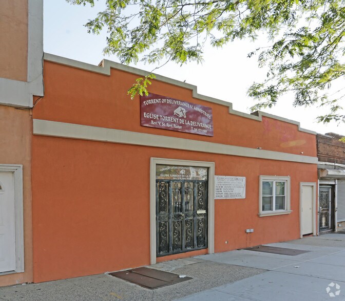 More Photos Of 19535 Jamaica Ave, Hollis Storefront Retail Office For Lease