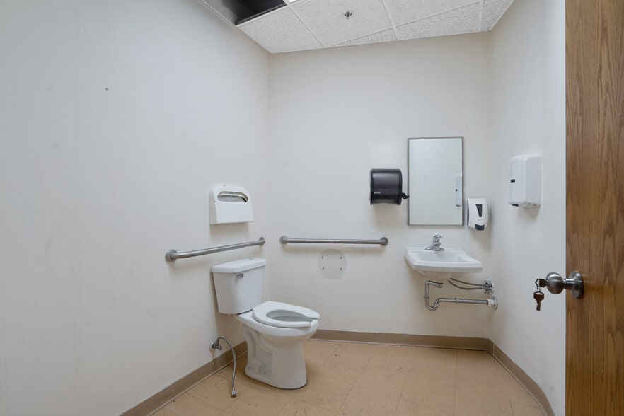 More Photos Of 344 W Genesee St, Syracuse Loft Creative Space For Lease