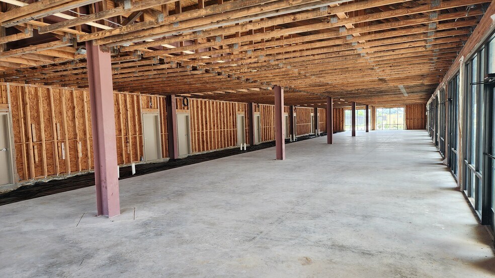More Photos Of 5518 Queenston Blvd, Houston General Retail For Lease