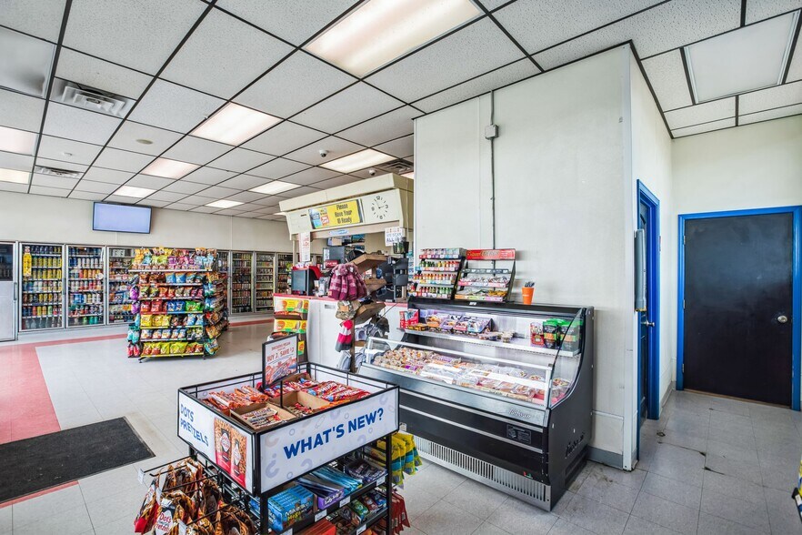 More Photos Of 1600 N Crawford Ave, Hardin General Retail For Sale