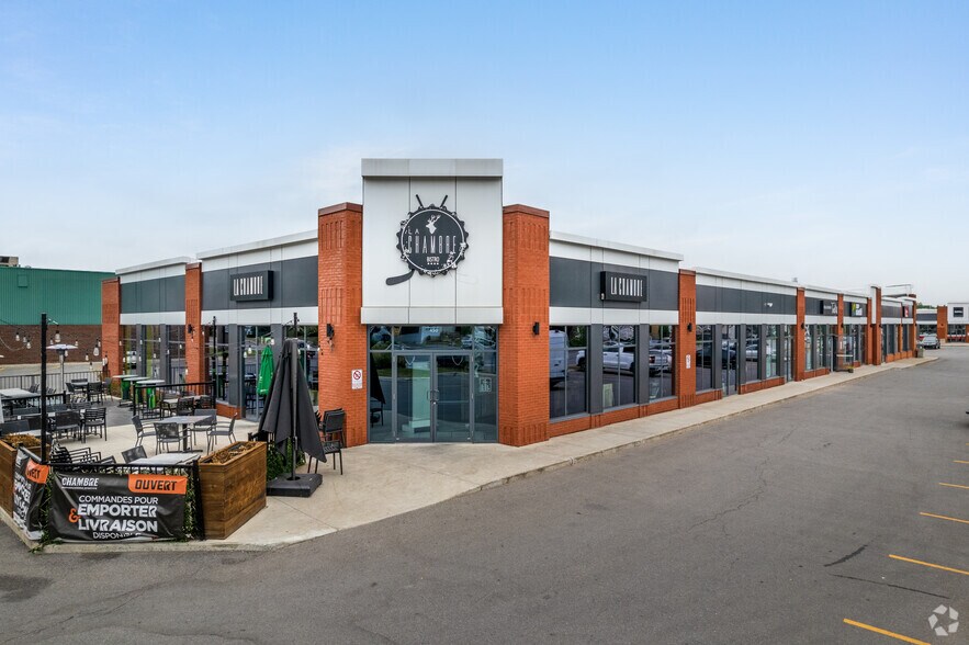 More Photos Of 84 Boul Industriel, Repentigny Freestanding For Lease