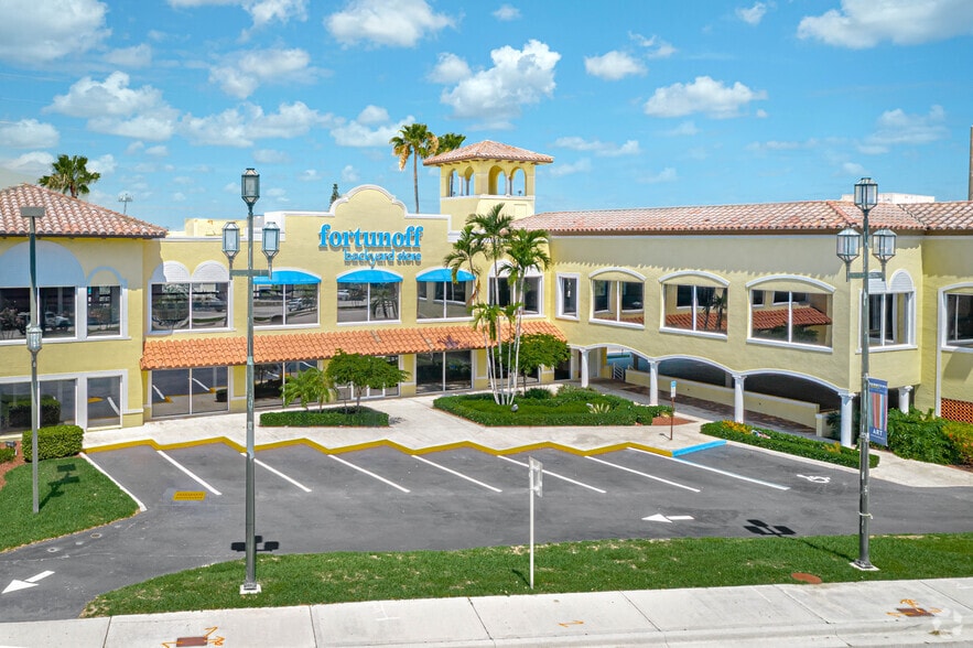 Primary Photo Of 601 N Federal Hwy, Boca Raton Freestanding For Lease