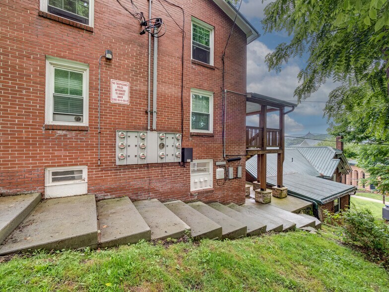 More Photos Of 271 Wallace Cir, Boone Apartments For Sale