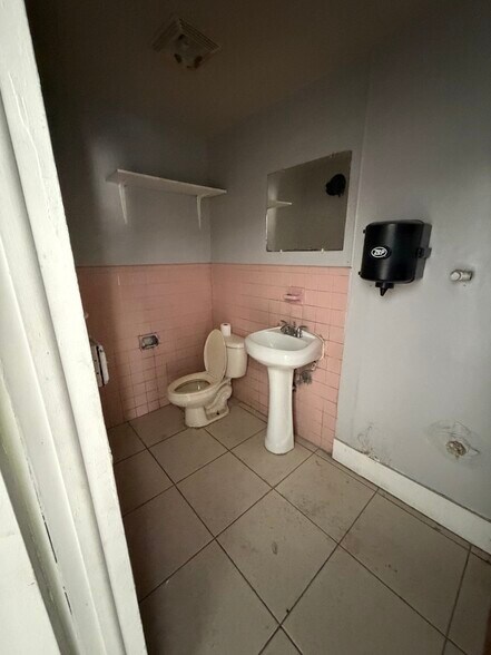 More Photos Of 3321 NW 79th St, Miami Land For Lease