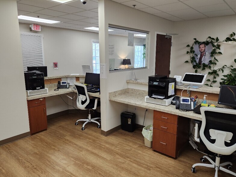 More Photos Of 411 Billingsley Rd, Charlotte Medical For Sale