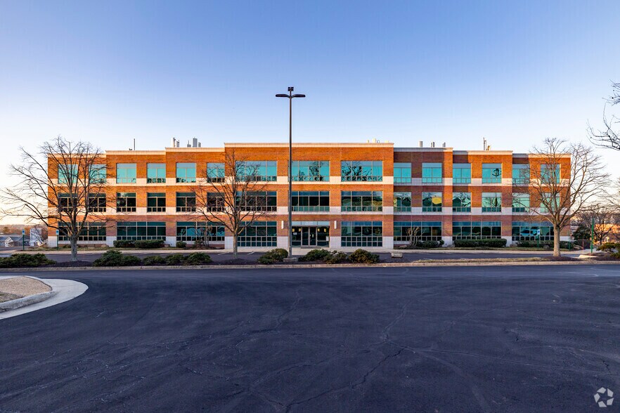 More Photos Of 21335 Signal Hill Plaza, Sterling Office For Lease