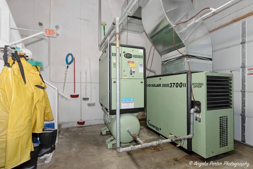 More Photos Of 947 Carney Ct, Antioch Industrial For Sale