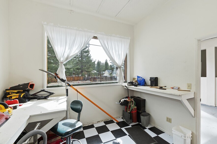 More Photos Of 39128 N Shore Dr, Fawnskin Specialty For Sale