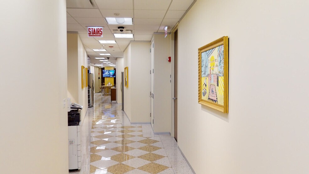 Photo of 17th Floor Ste 1780