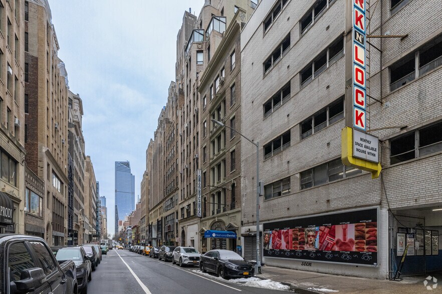 More Photos Of 241 W 30th St, New York Loft Creative Space For Lease
