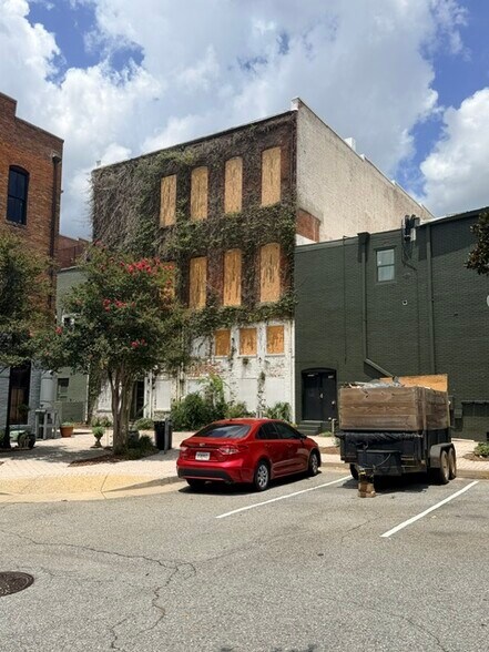 More Photos Of 128-130 N Patterson, Valdosta Storefront Retail Office For Sale