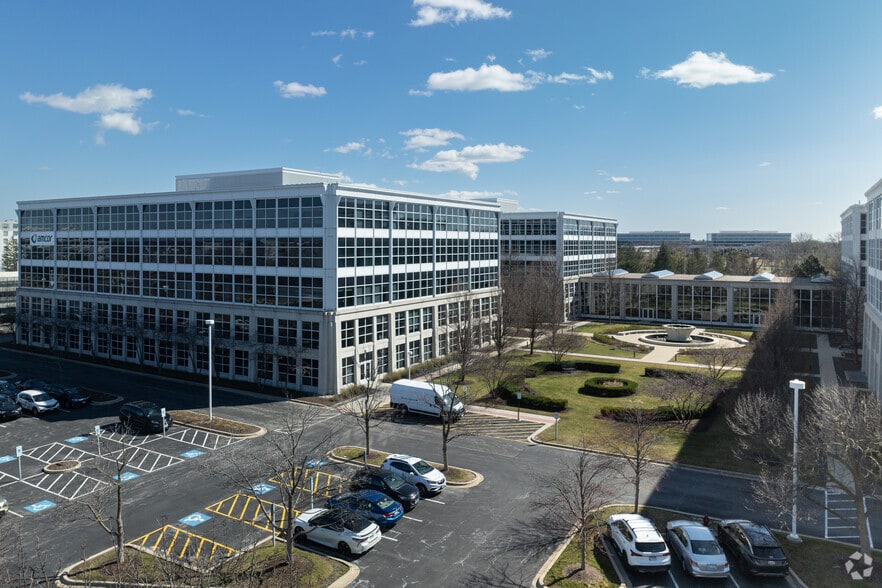 More Photos Of 3 Parkway Blvd N, Deerfield Office For Sale