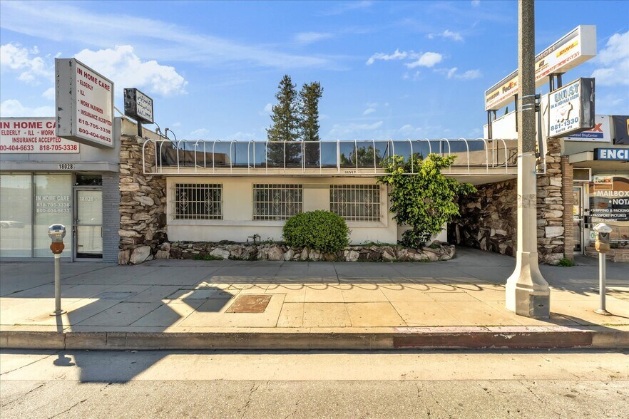More Photos Of 18032 Ventura Blvd, Encino Medical For Lease