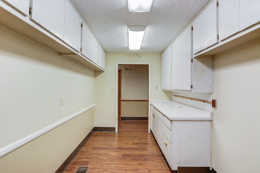 More Photos Of 63 W Candler St, Winder Medical For Lease