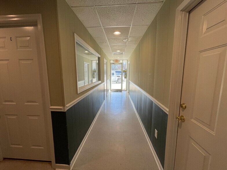 More Photos Of 105 Old Epps Bridge Rd, Athens Office For Lease