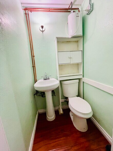 More Photos Of 657-669 Glendora Ave, La Puente Unknown For Lease