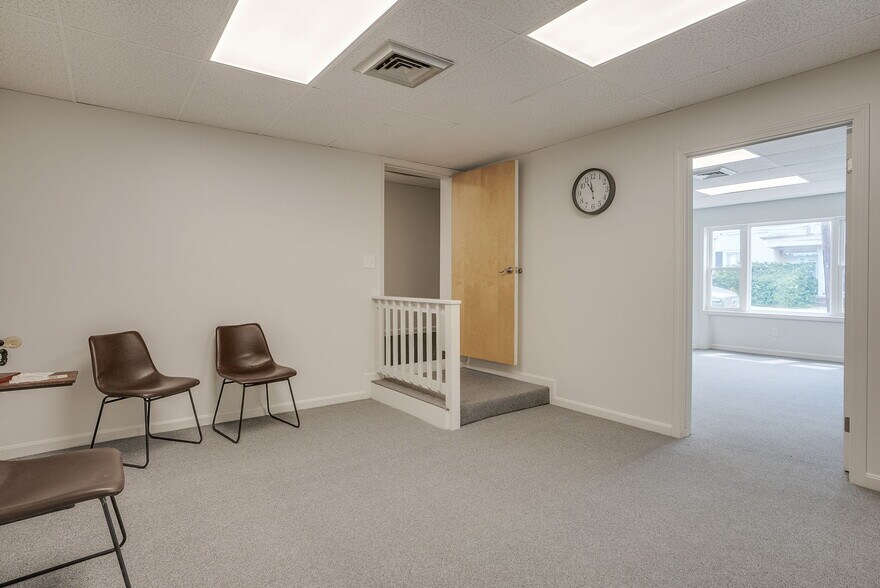 More Photos Of 38-40 Market St, Amesbury Office Residential For Sale