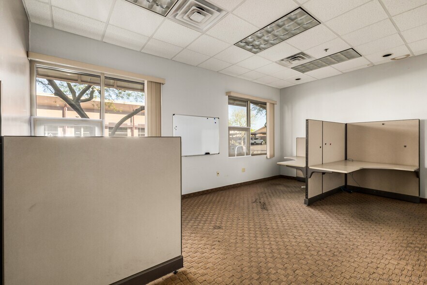 More Photos Of 5425 E Bell Rd, Scottsdale Medical For Lease