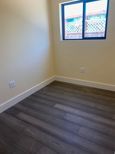 More Photos Of 2557 El Camino Real, Redwood City Storefront Retail Office For Lease