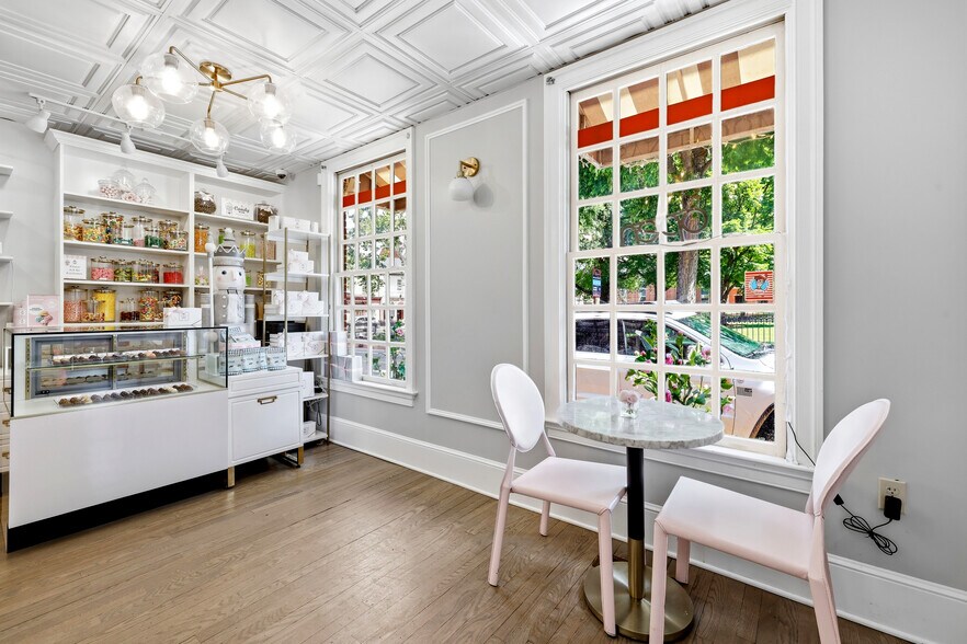More Photos Of 3 E Market St, Leesburg Office For Sale