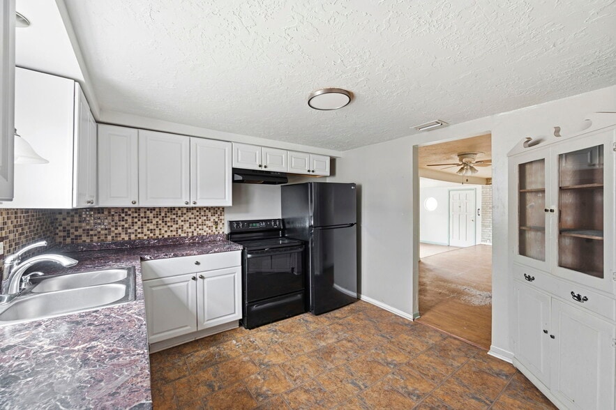 More Photos Of 927 Yale St N, Saint Petersburg Multifamily For Sale