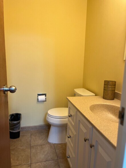 More Photos Of 22 Old Short Hills Rd, Livingston Medical For Lease