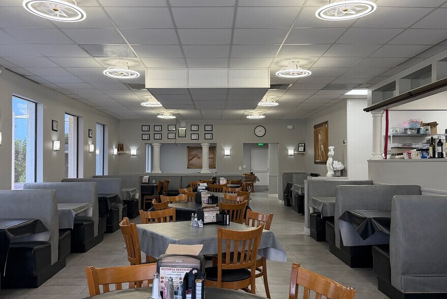 More Photos Of 3245 Tamiami Trl, Port Charlotte Restaurant For Sale