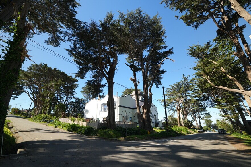 More Photos Of 496 6th St, Montara Office Residential For Sale
