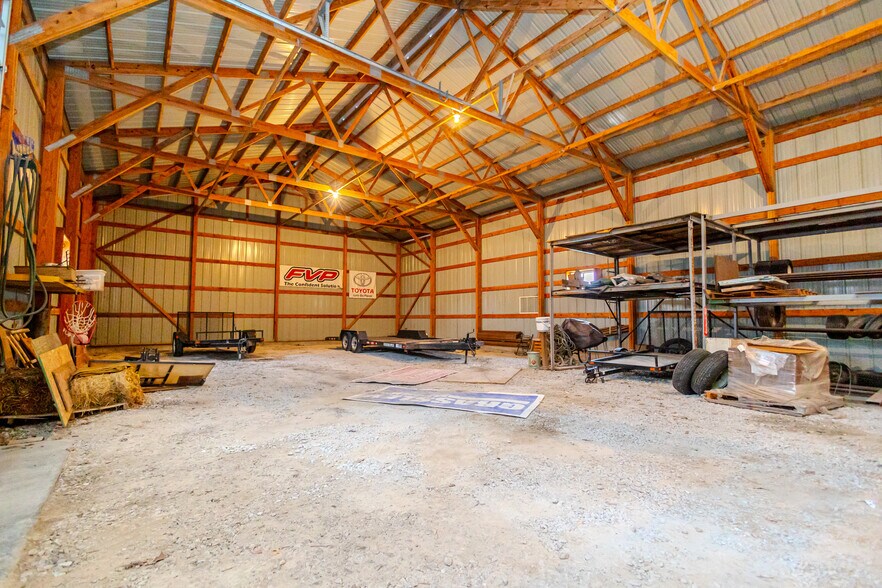 More Photos Of 2090 Idaho Dr, Pella Manufacturing For Sale