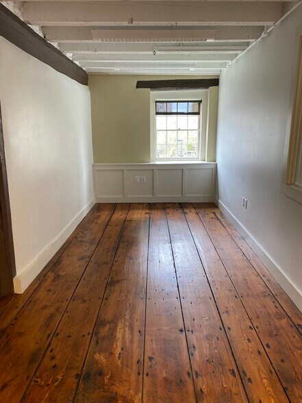 More Photos Of 3-7 Steeple St, Providence Office For Sale