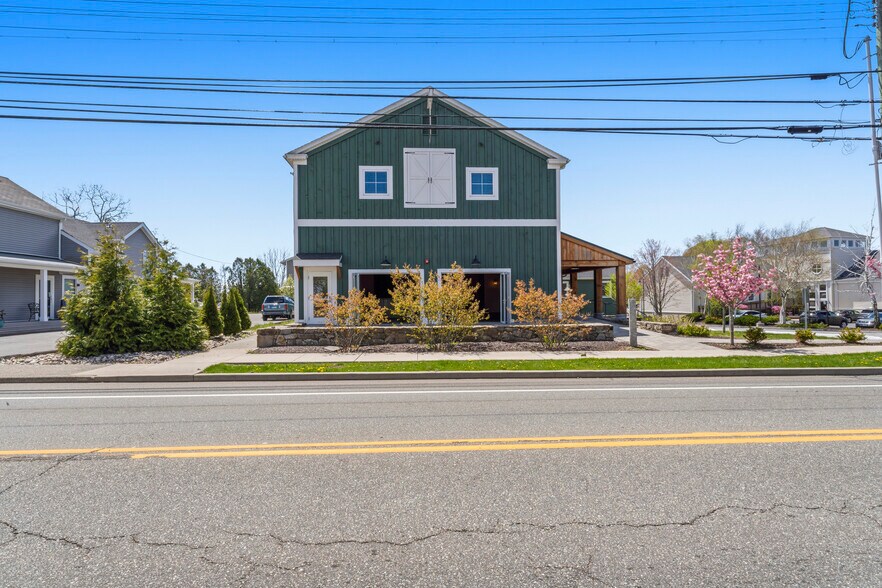 More Photos Of 13 Fort Hill Rd, Groton Storefront Retail Residential For Sale