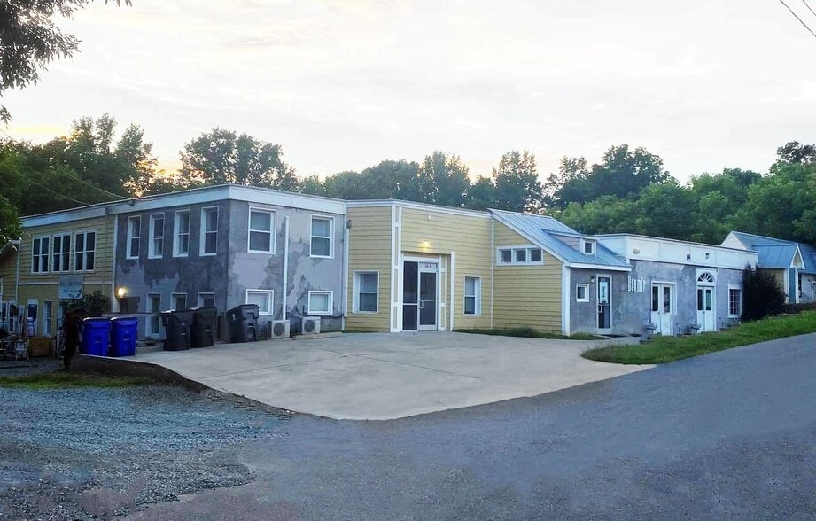 More Photos Of 136 Fayetteville St, Pittsboro Warehouse For Lease