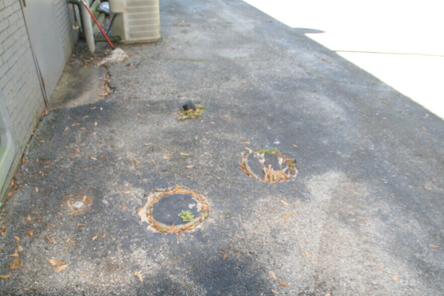 More Photos Of 1308 W Bluff St, Woodville Storefront Retail Office For Sale