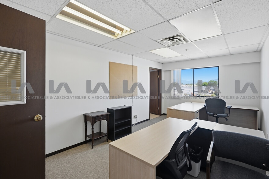 More Photos Of 18788 96th Ave, Surrey Warehouse For Lease