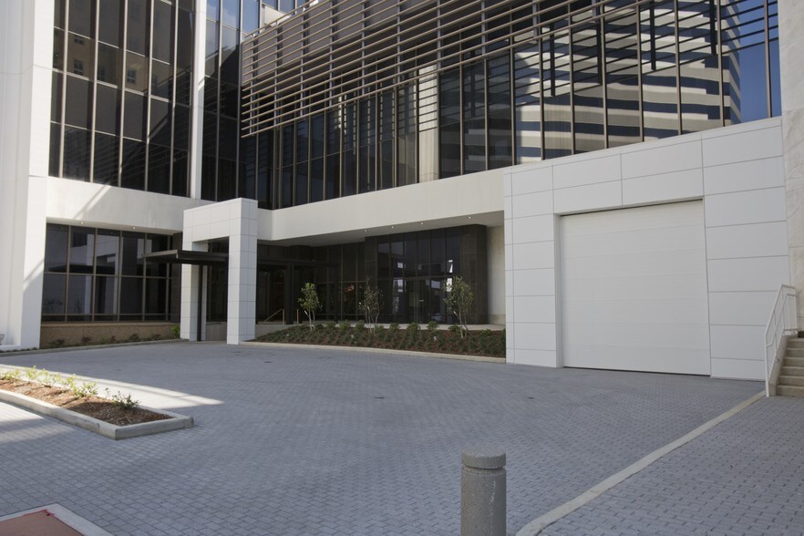 More Photos Of 210 E Capitol St, Jackson Office For Lease