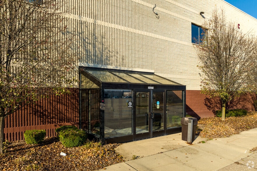 More Photos Of 34375 S Gratiot Ave, Clinton Township Office For Sale