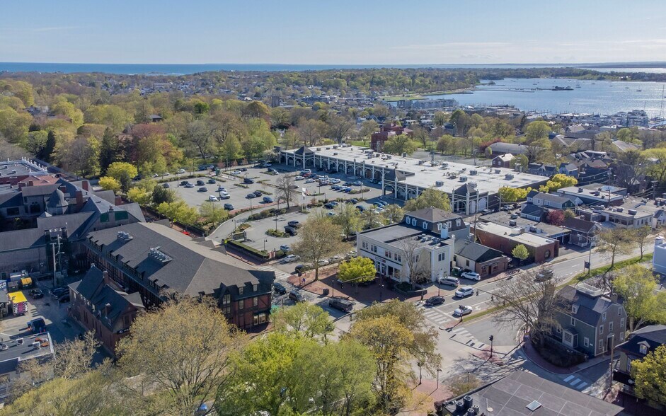 More Photos Of 160-184 Bellevue Ave, Newport General Retail For Lease