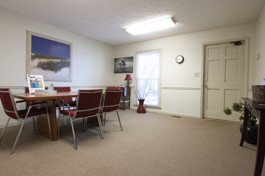 More Photos Of 213 Jeff Davis Pl, Fayetteville Medical For Lease