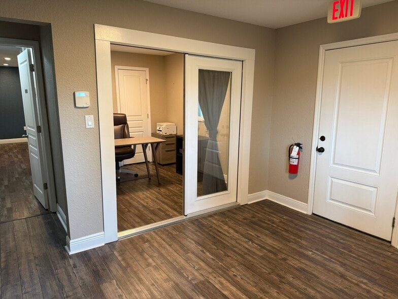 More Photos Of 20785 W McKinney Ave, Dunnellon Office For Sale